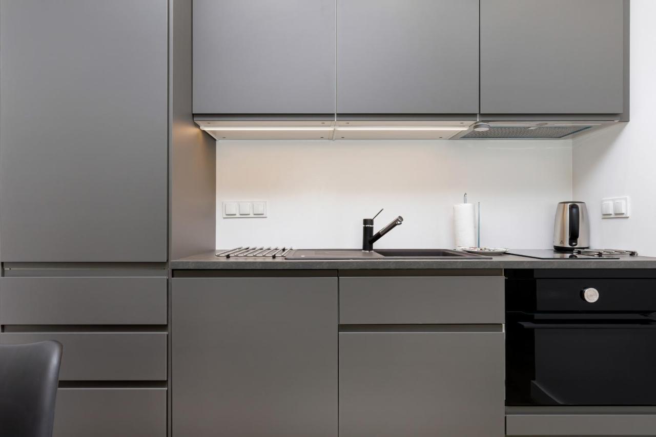 Modern Center By Renters Apartment
